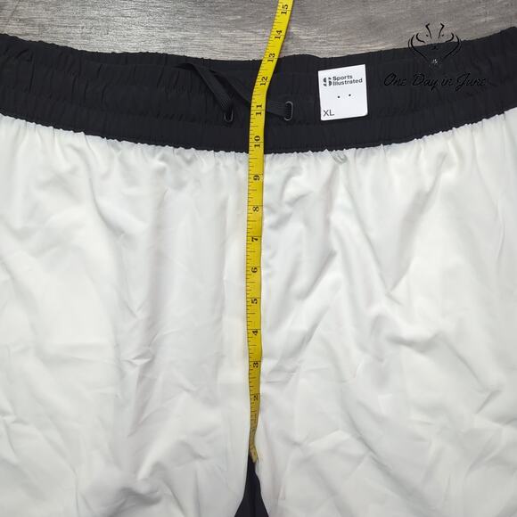 Sports Illustrated Drawstring Shorts Size XL - Picture 4 of 7